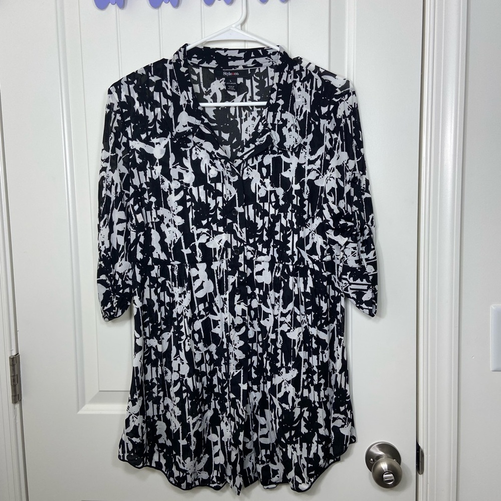 NWOT Style & Co women’s black white patterned 1/2 sleeve loose fit button blouse